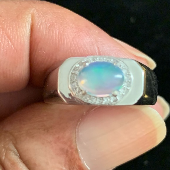 Ring - Picture 2 of 4